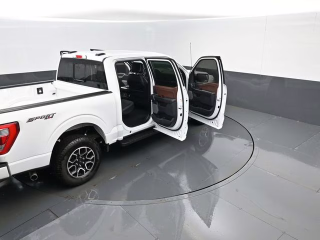 2023 White Ford F-150 Lariat 4X4 Truck
