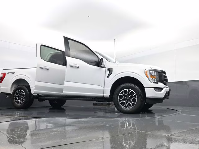2023 White Ford F-150 Lariat 4X4 Truck