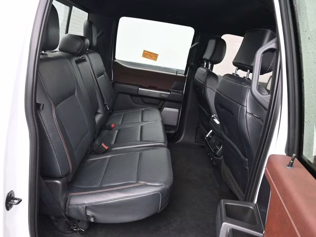2023 White Ford F-150 Lariat 4X4 Truck