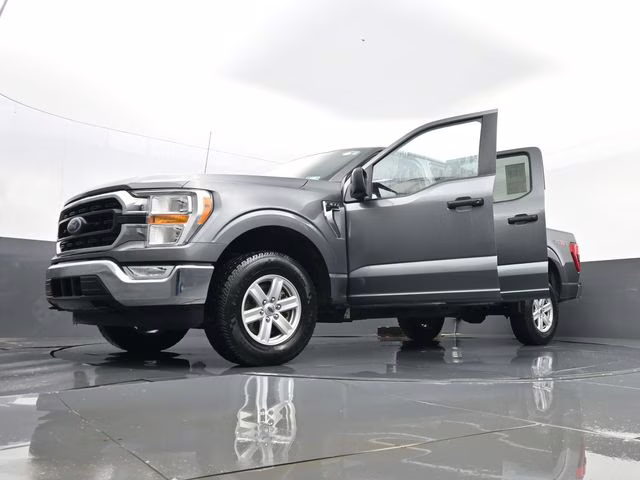 2022 Gray Ford F-150 XLT 4X4 Truck