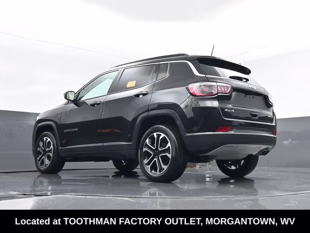 2022 Diamond Black Crystal Pearlcoat Jeep Compass Limited 4X4 SUV