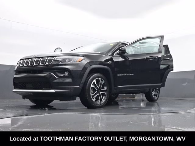 2022 Diamond Black Crystal Pearlcoat Jeep Compass Limited 4X4 SUV