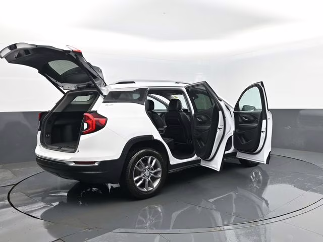 2024 White GMC Terrain SLT AWD SUV