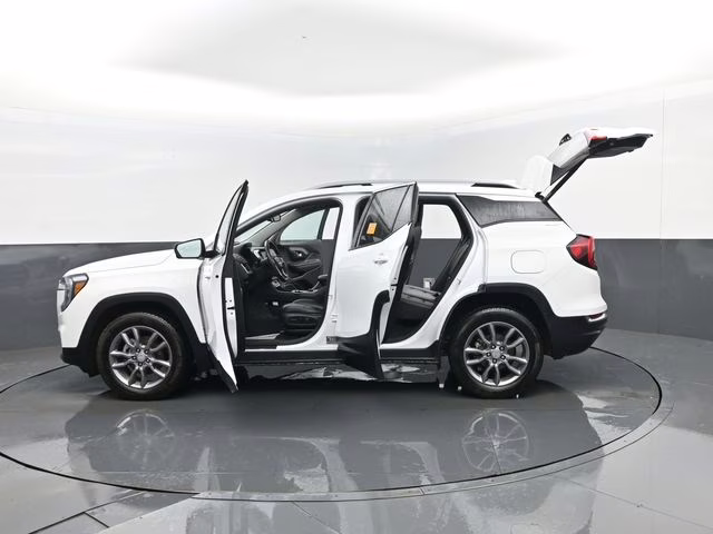 2024 White GMC Terrain SLT AWD SUV
