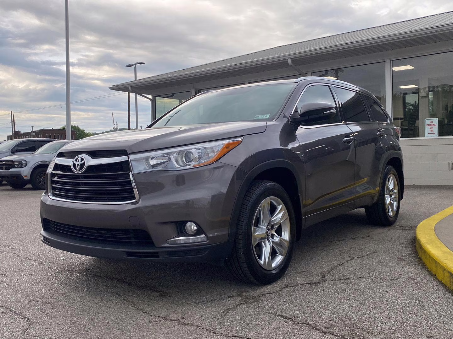 2016 Predawn Gray Mica Toyota Highlander Limited AWD SUV