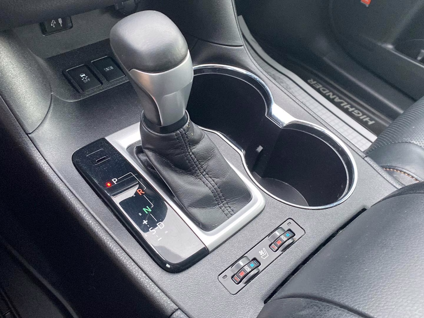 2016 Predawn Gray Mica Toyota Highlander Limited AWD SUV