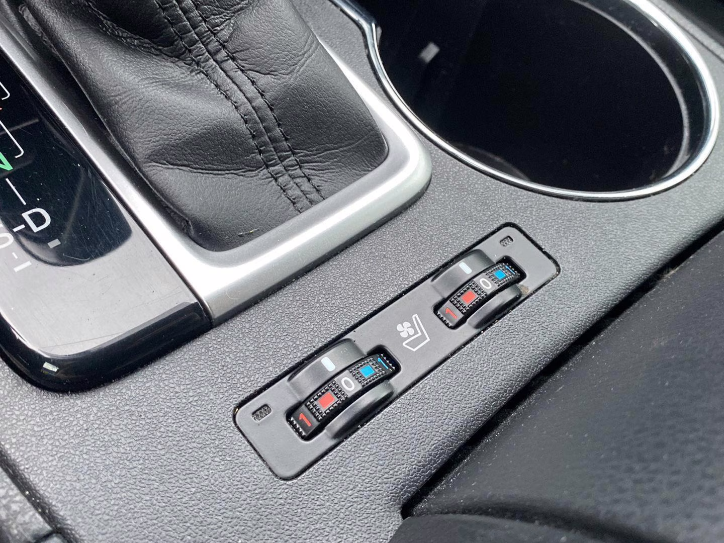 2016 Predawn Gray Mica Toyota Highlander Limited AWD SUV