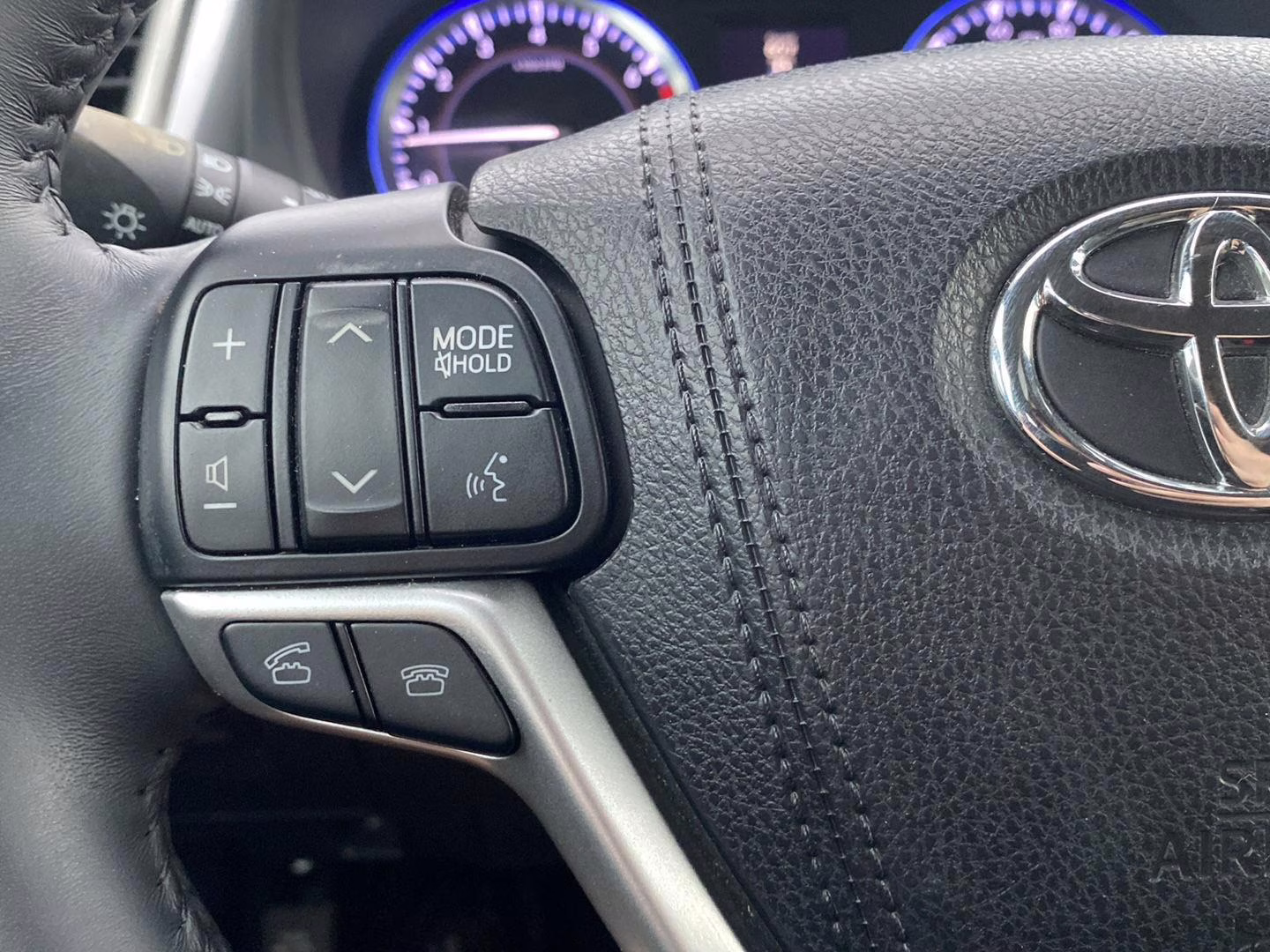 2016 Predawn Gray Mica Toyota Highlander Limited AWD SUV