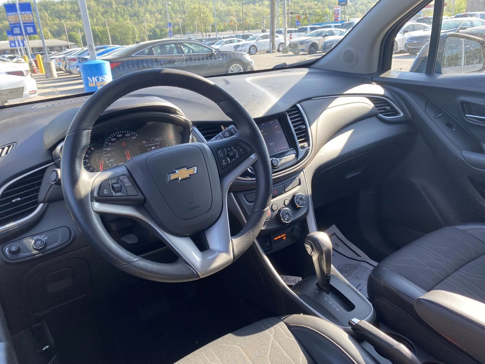 2022 Mosaic Black Metallic Chevrolet Trax LT AWD SUV