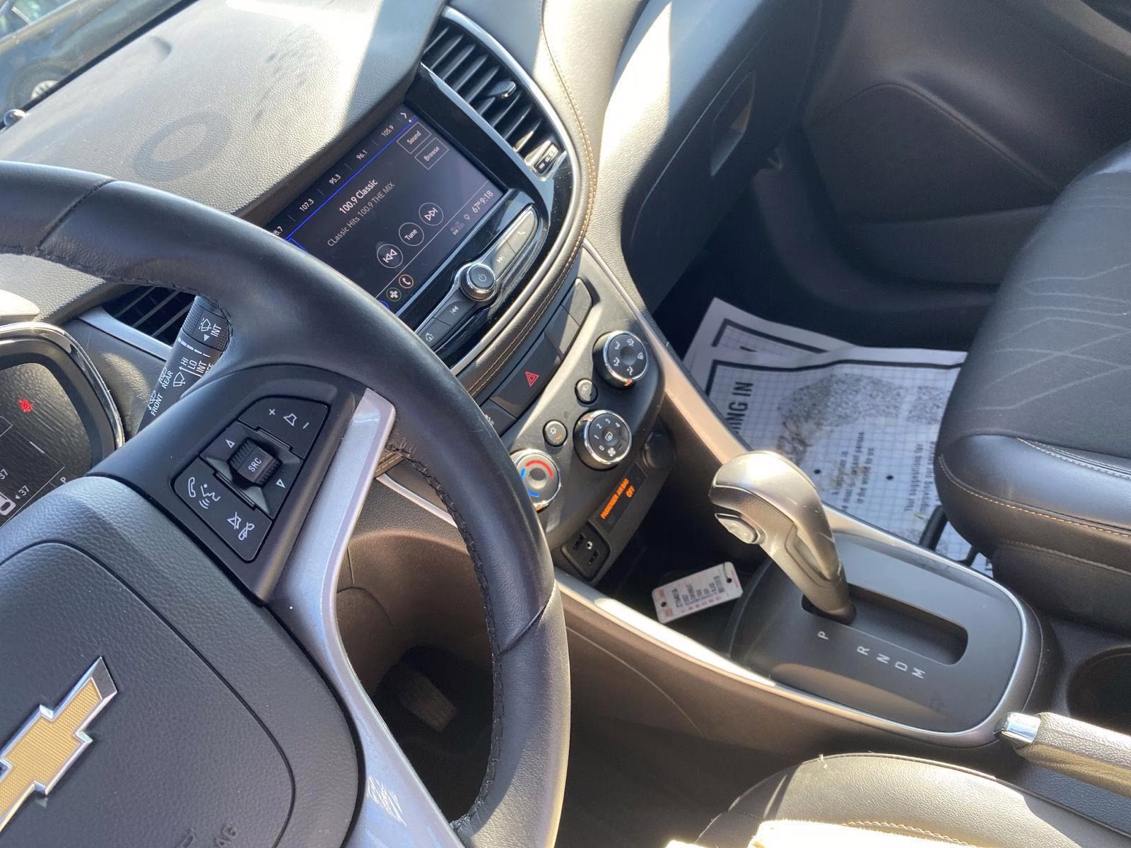 2022 Mosaic Black Metallic Chevrolet Trax LT AWD SUV