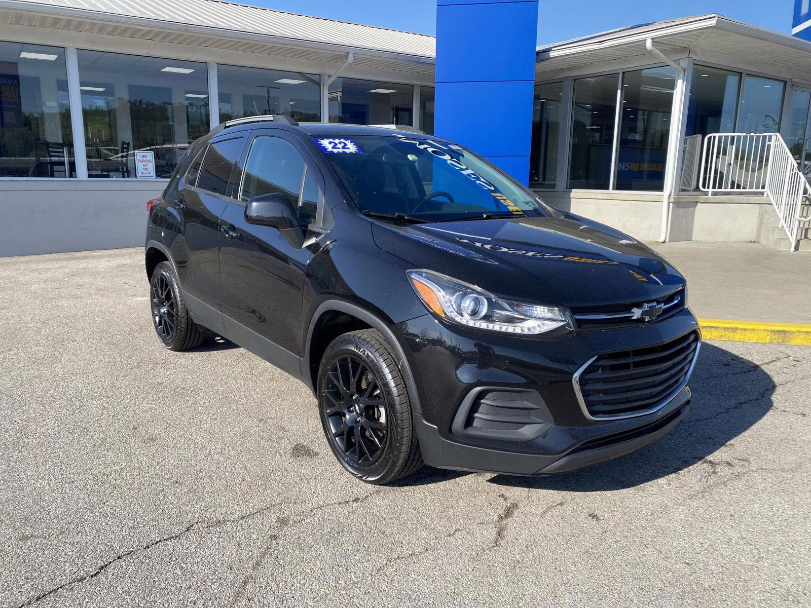2022 Mosaic Black Metallic Chevrolet Trax LT AWD SUV