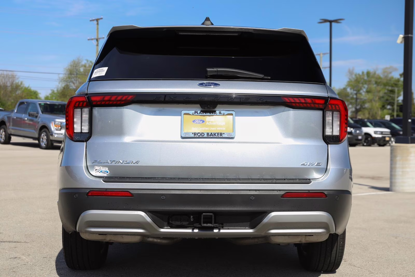 2025 Iconic Silver Metallic Ford Explorer Platinum 4X4 SUV