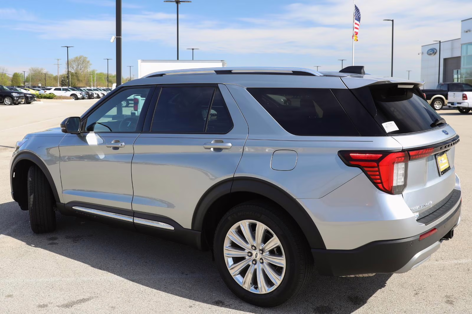2025 Iconic Silver Metallic Ford Explorer Platinum 4X4 SUV