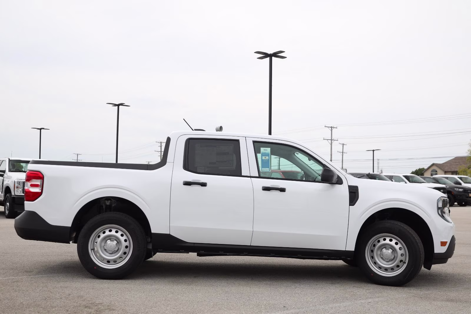 2026 Oxford White Ford Maverick XL FWD Truck