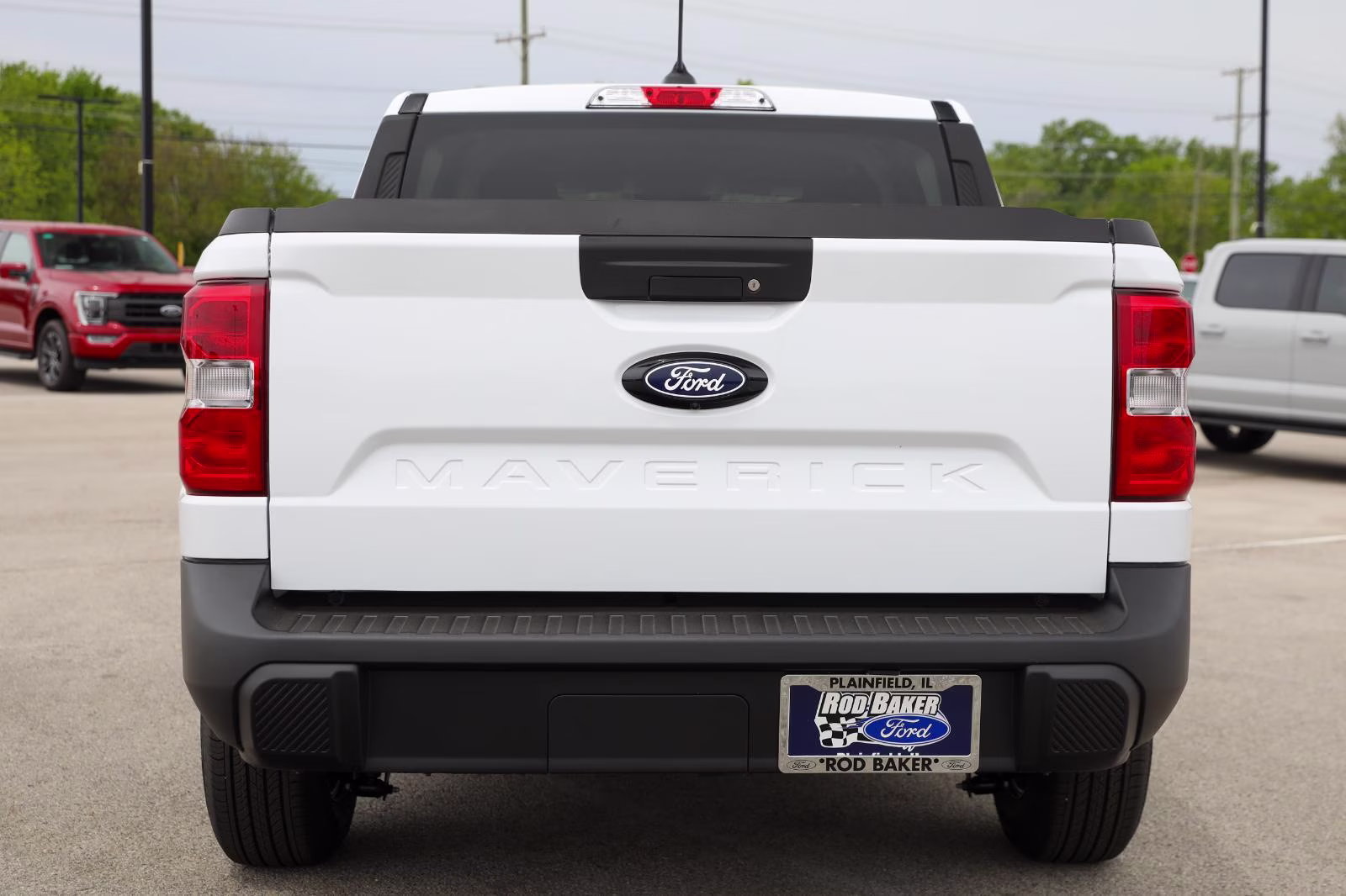 2026 Oxford White Ford Maverick XL FWD Truck