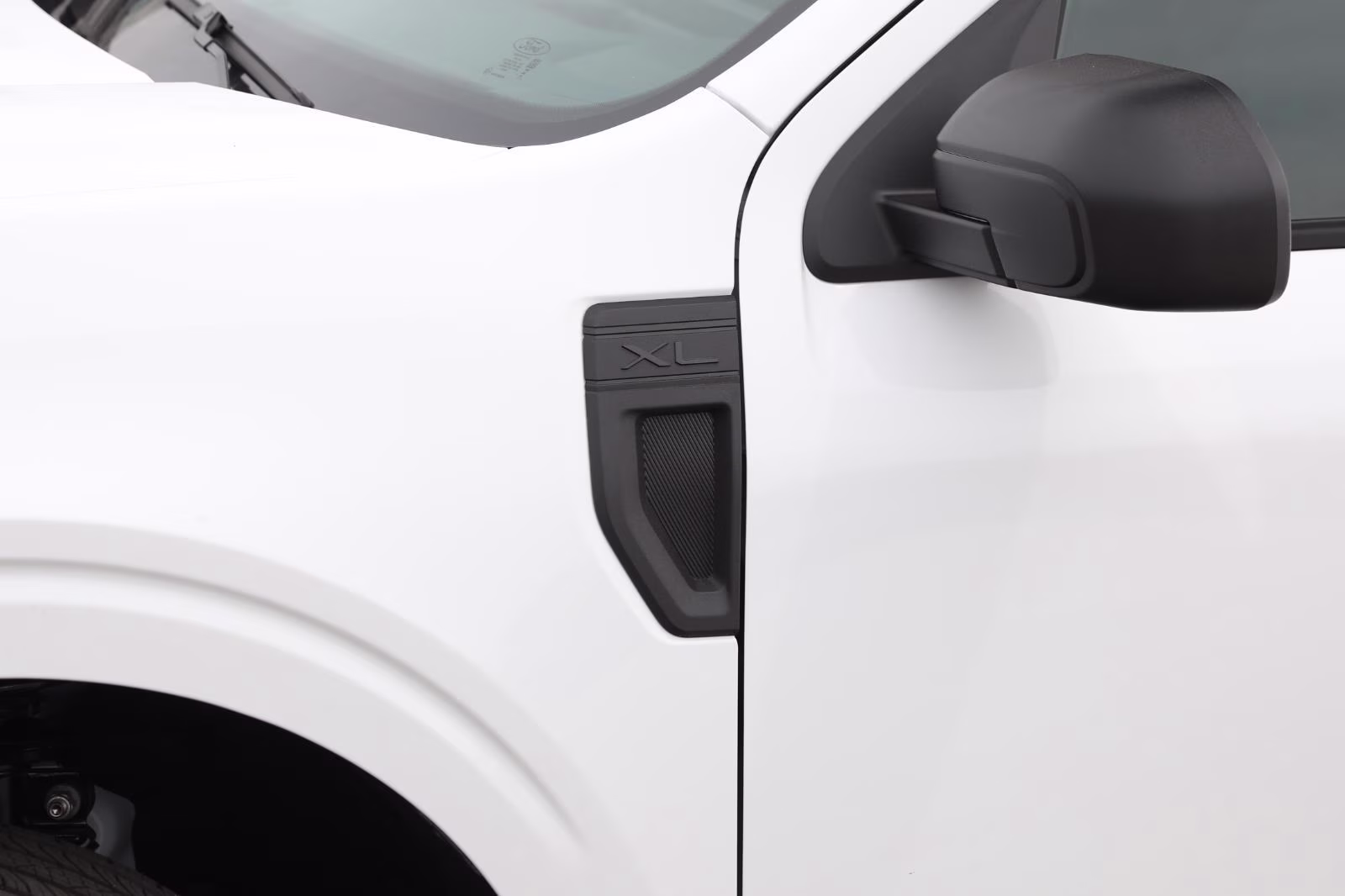 2026 Oxford White Ford Maverick XL FWD Truck