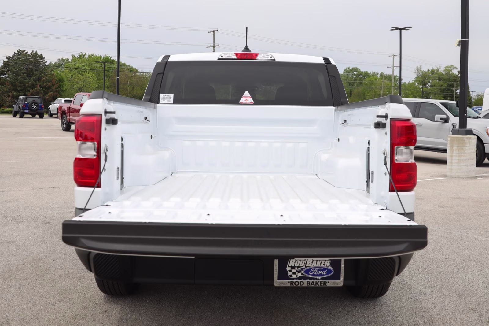 2026 Oxford White Ford Maverick XL FWD Truck