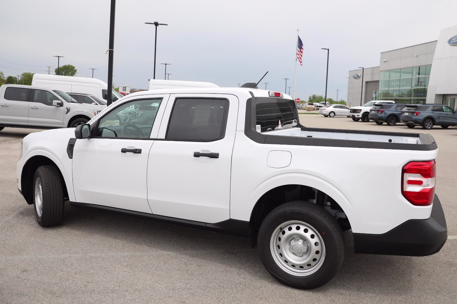 2026 Oxford White Ford Maverick XL FWD Truck