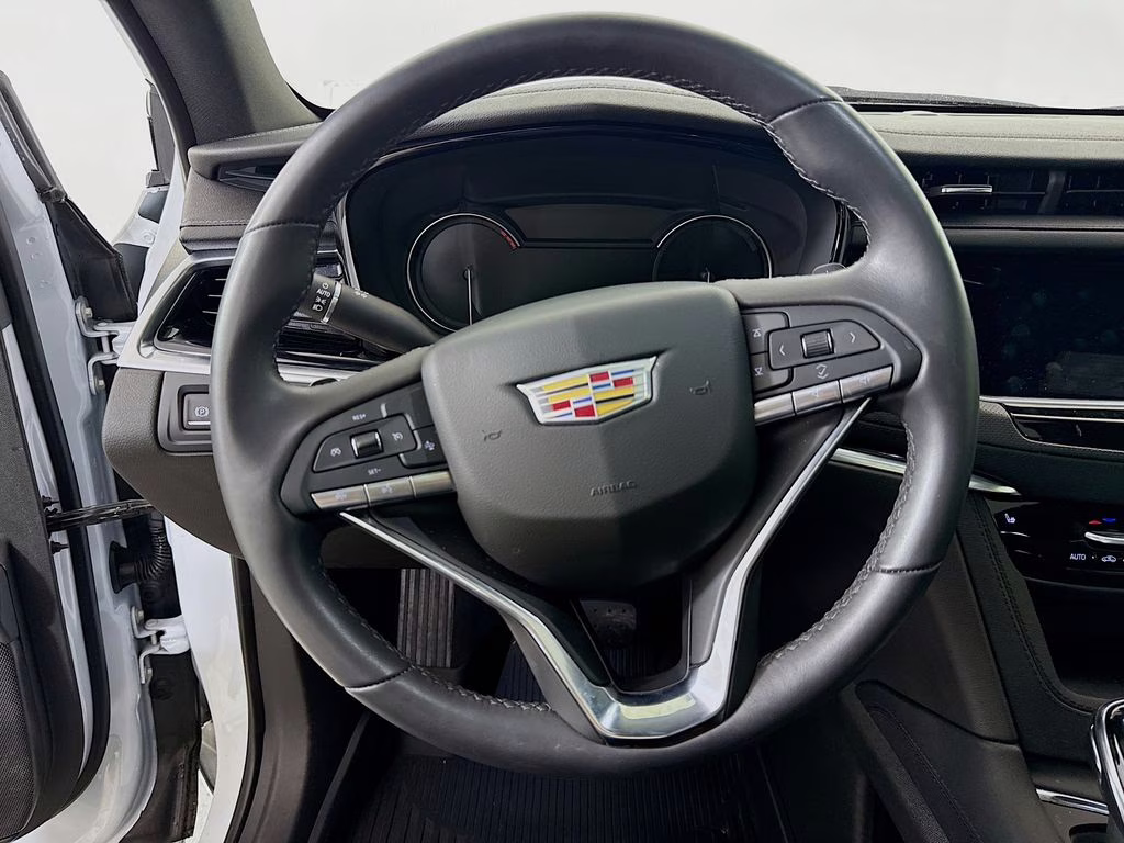 2024 Crystal White Tricoat Cadillac XT6 Luxury AWD SUV