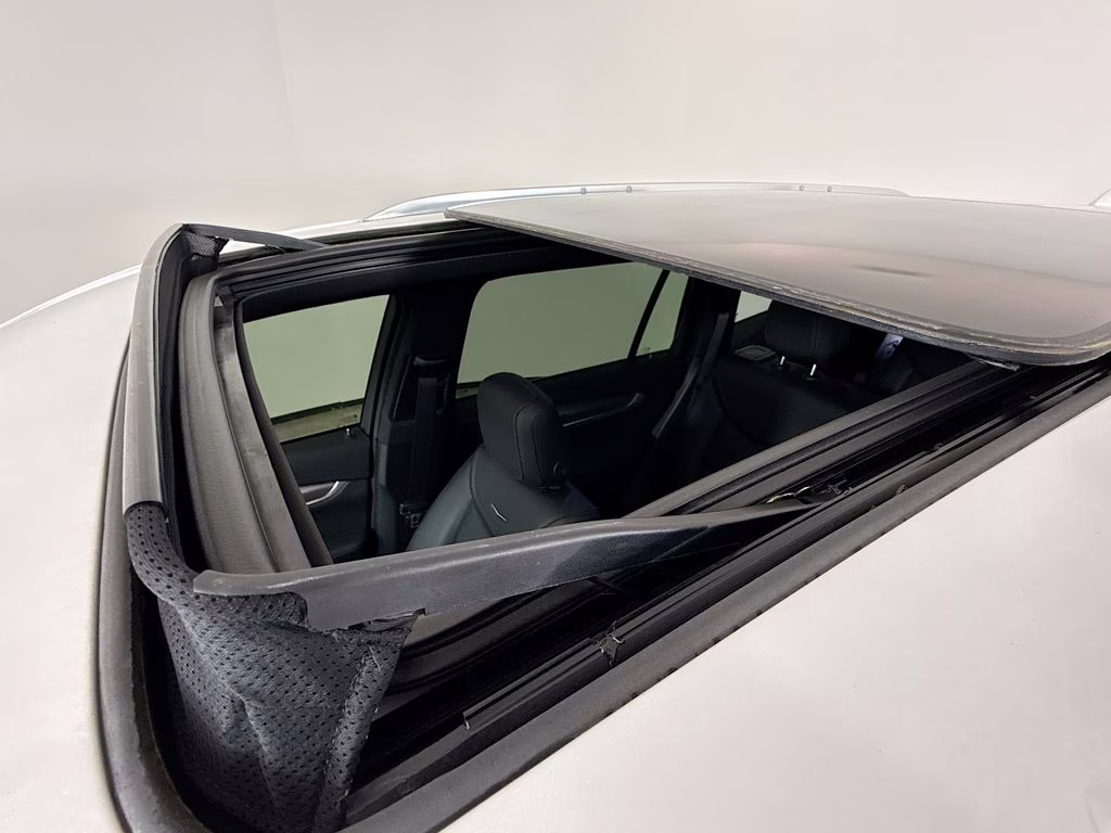 2024 Crystal White Tricoat Cadillac XT6 Luxury AWD SUV