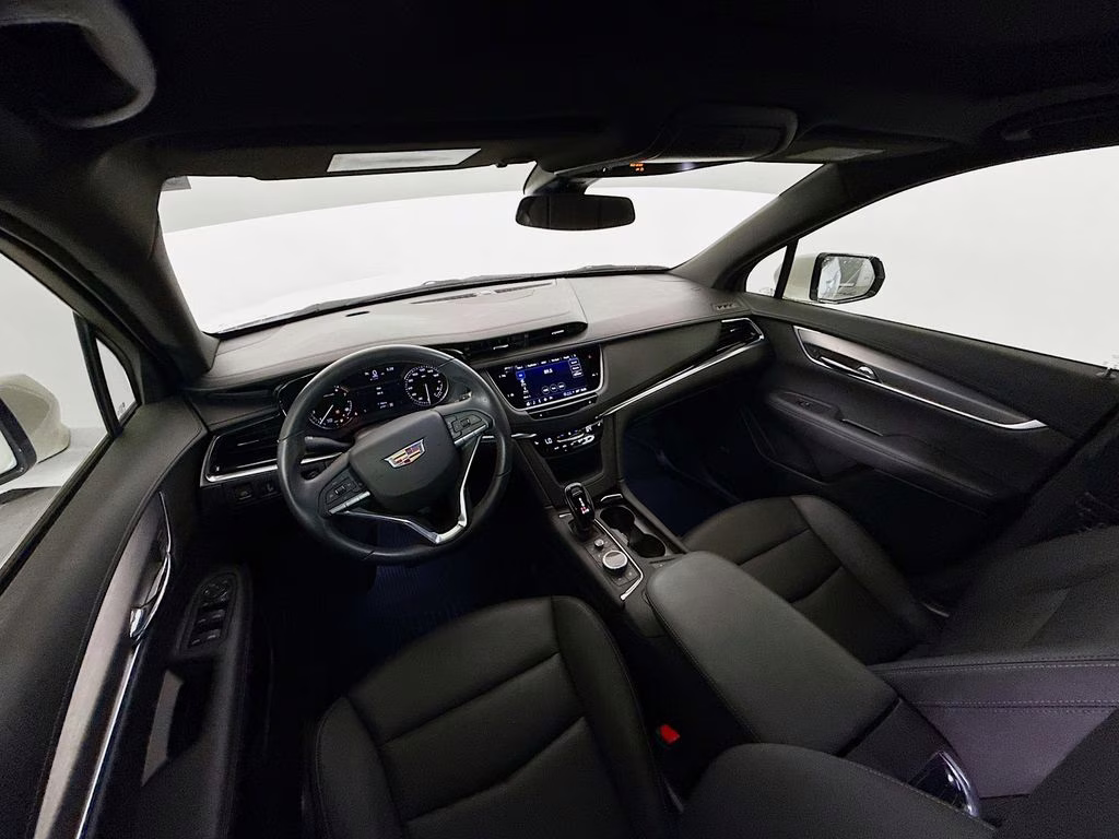 2024 Crystal White Tricoat Cadillac XT6 Luxury AWD SUV