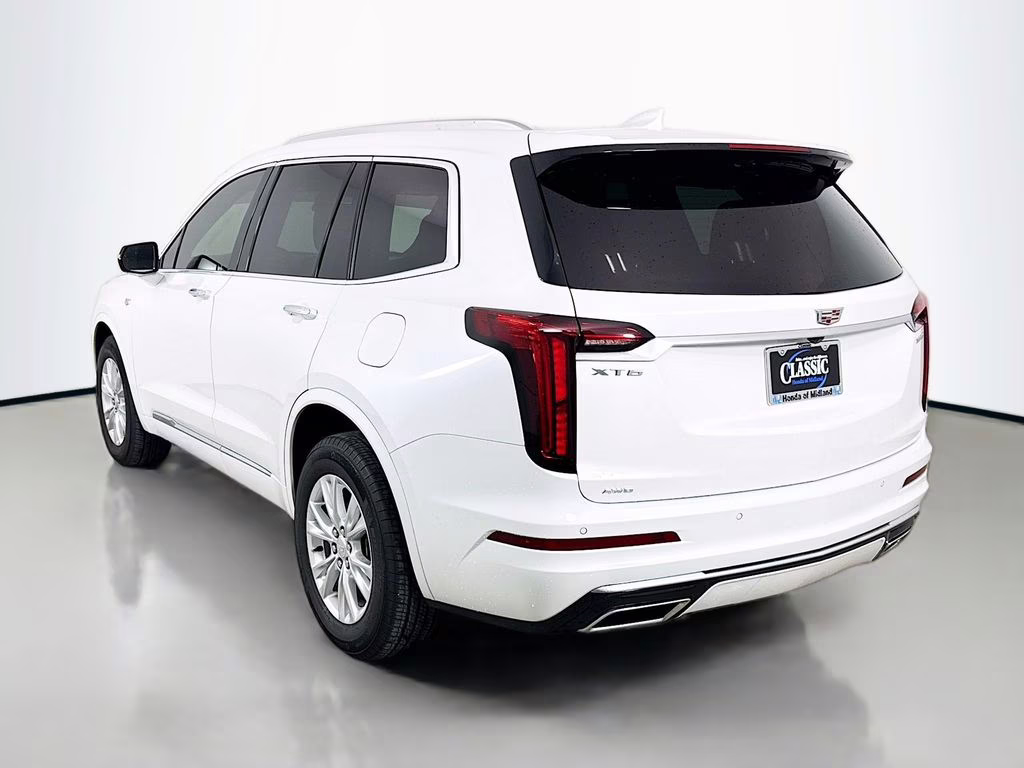 2024 Crystal White Tricoat Cadillac XT6 Luxury AWD SUV