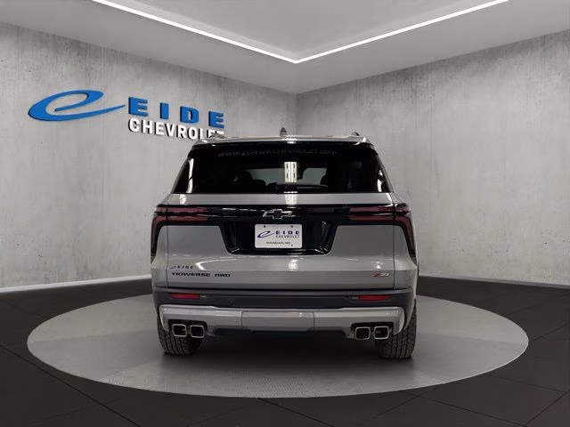 2025 Gray Chevrolet Traverse Z71 AWD SUV