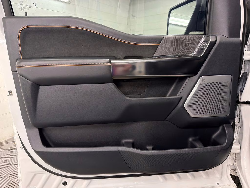 2023 Star White Metallic Tri-Coat Ford F-150 Platinum 4X4 Truck