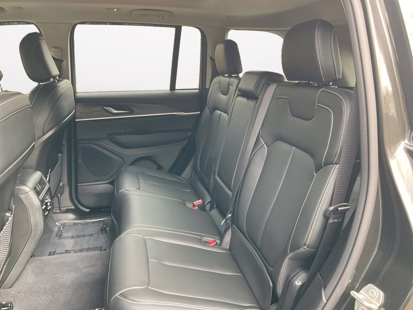 2023 Rocky Mountain Pearlcoat Jeep Grand Cherokee Limited 4X4 SUV