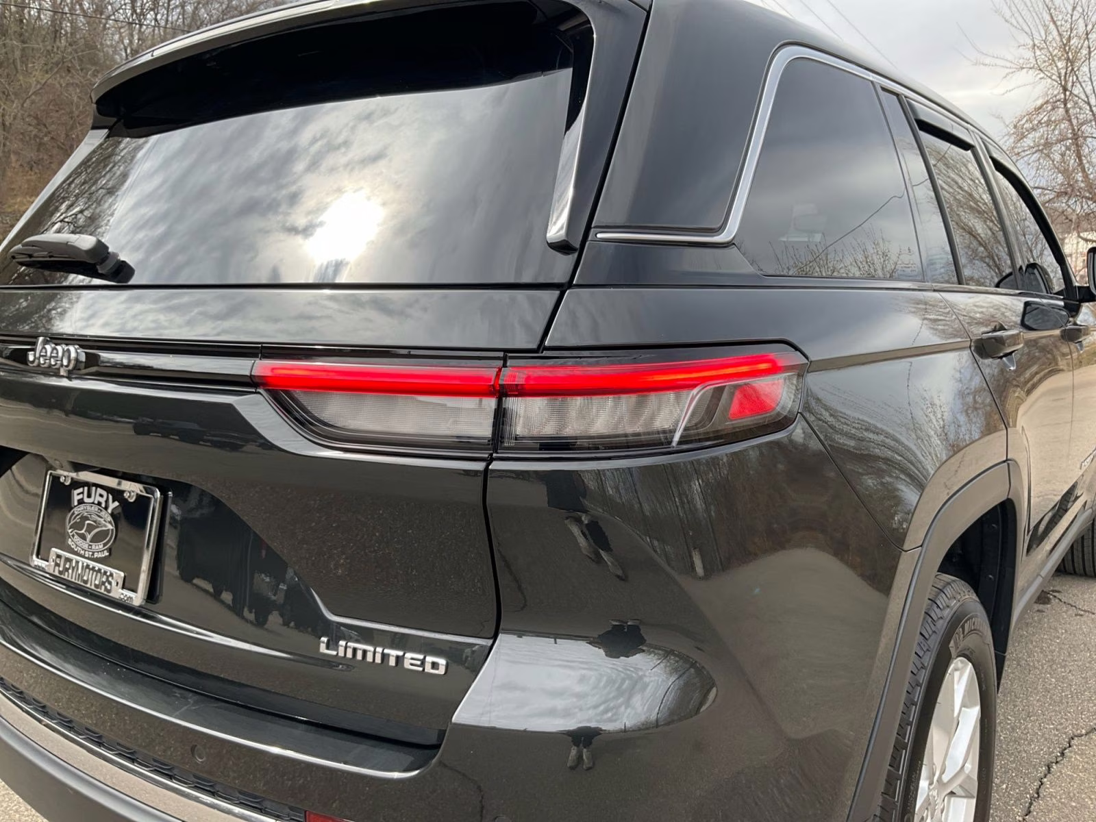 2023 Rocky Mountain Pearlcoat Jeep Grand Cherokee Limited 4X4 SUV