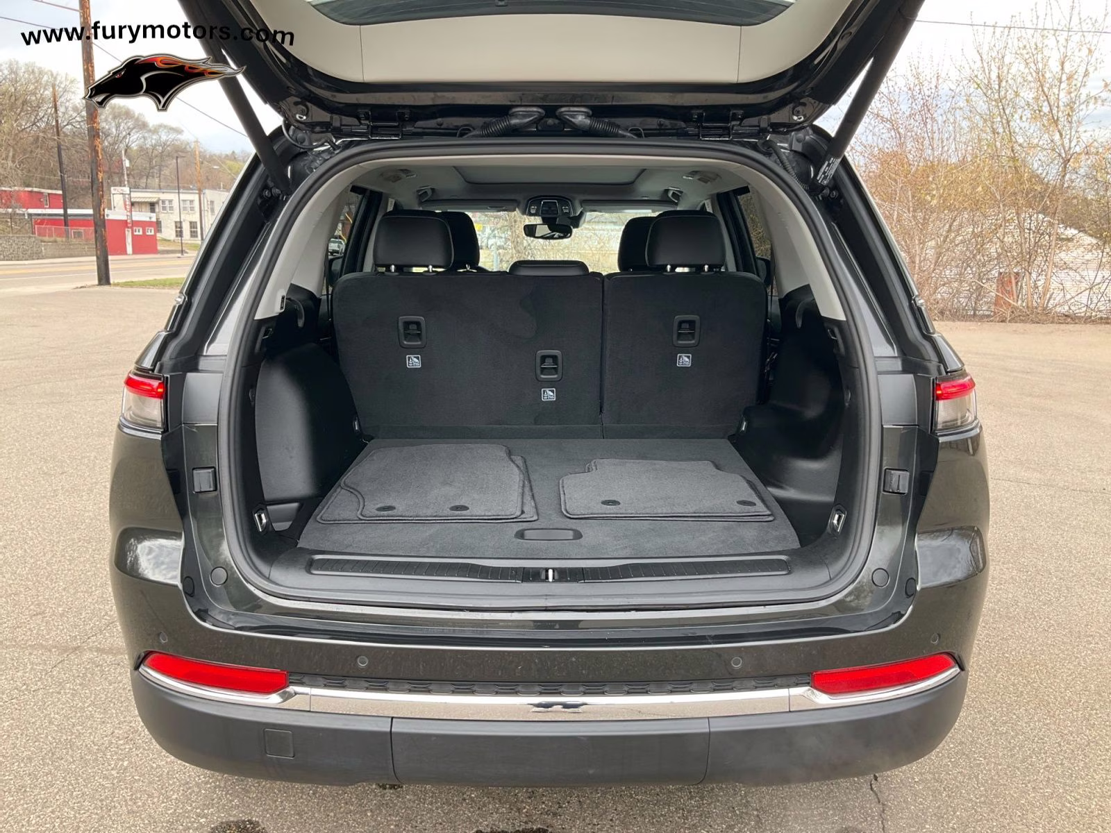 2023 Rocky Mountain Pearlcoat Jeep Grand Cherokee Limited 4X4 SUV