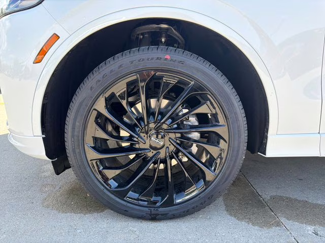 2026 Pristine White Metallic Tri-Coat Lincoln Aviator Reserve AWD SUV