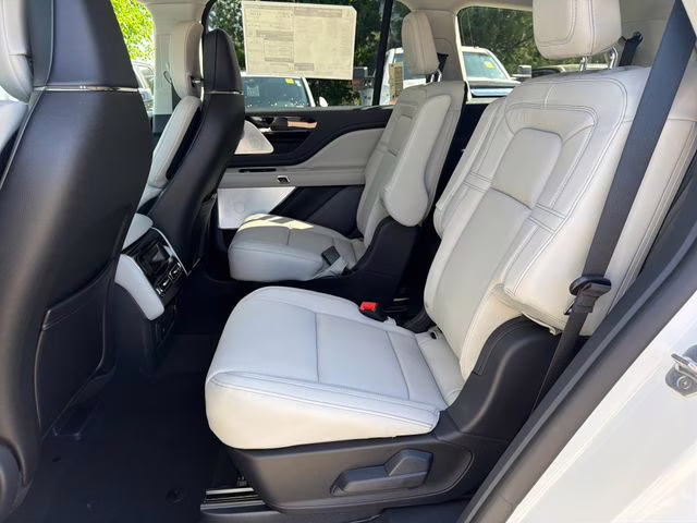 2026 Pristine White Metallic Tri-Coat Lincoln Aviator Reserve AWD SUV