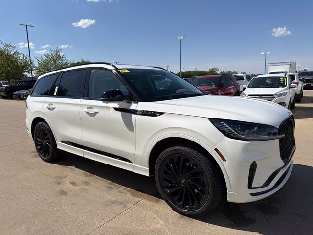 2026 Pristine White Metallic Tri-Coat Lincoln Aviator Reserve AWD SUV