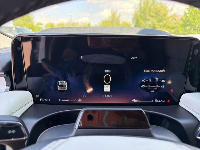 2026 Pristine White Metallic Tri-Coat Lincoln Aviator Reserve AWD SUV