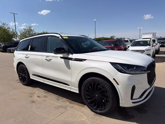2026 Pristine White Metallic Tri-Coat Lincoln Aviator Reserve AWD SUV