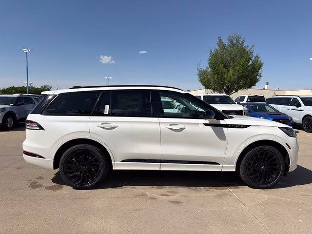 2026 Pristine White Metallic Tri-Coat Lincoln Aviator Reserve AWD SUV