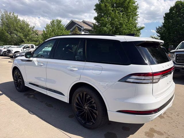 2026 Pristine White Metallic Tri-Coat Lincoln Aviator Reserve AWD SUV