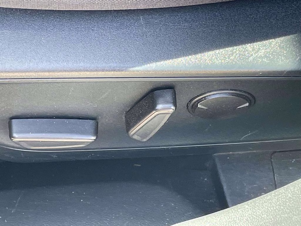 2020 Velocity Blue Metallic Ford Escape SE AWD SUV