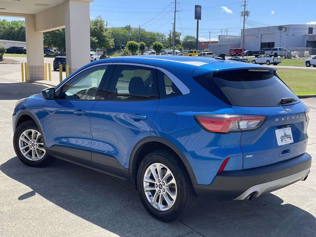 2020 Velocity Blue Metallic Ford Escape SE AWD SUV