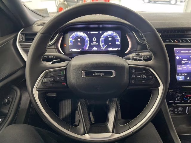 2025 Silver Zynith Jeep Grand Cherokee Altitude 4X4 SUV