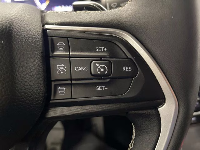2025 Silver Zynith Jeep Grand Cherokee Altitude 4X4 SUV