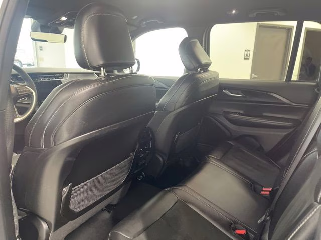 2025 Silver Zynith Jeep Grand Cherokee Altitude 4X4 SUV