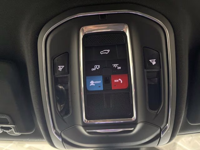 2025 Silver Zynith Jeep Grand Cherokee Altitude 4X4 SUV