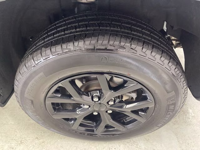 2025 Silver Zynith Jeep Grand Cherokee Altitude 4X4 SUV
