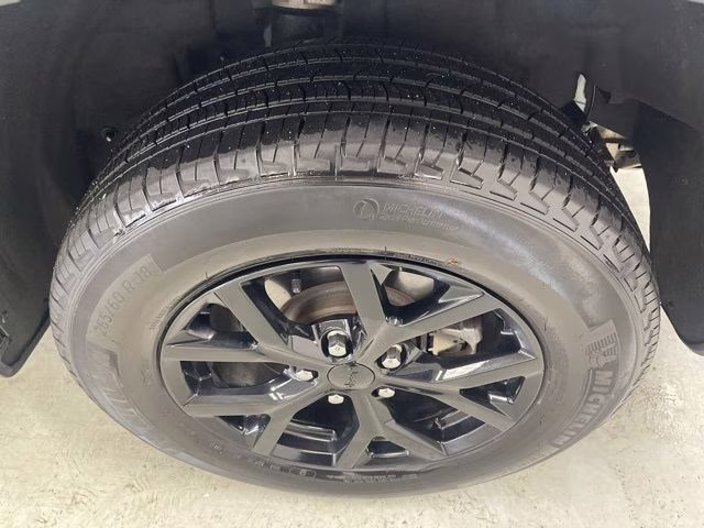 2025 Silver Zynith Jeep Grand Cherokee Altitude 4X4 SUV
