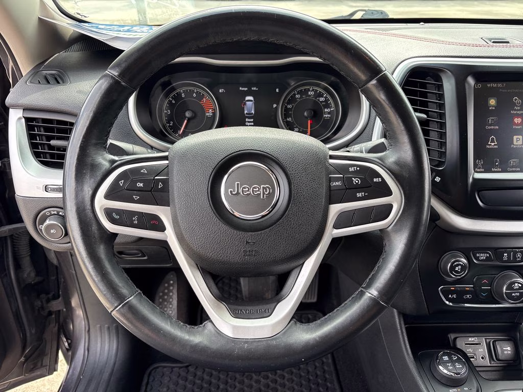 2017 Granite Crystal Metallic Clearcoat Jeep Cherokee Trailhawk 4X4 SUV