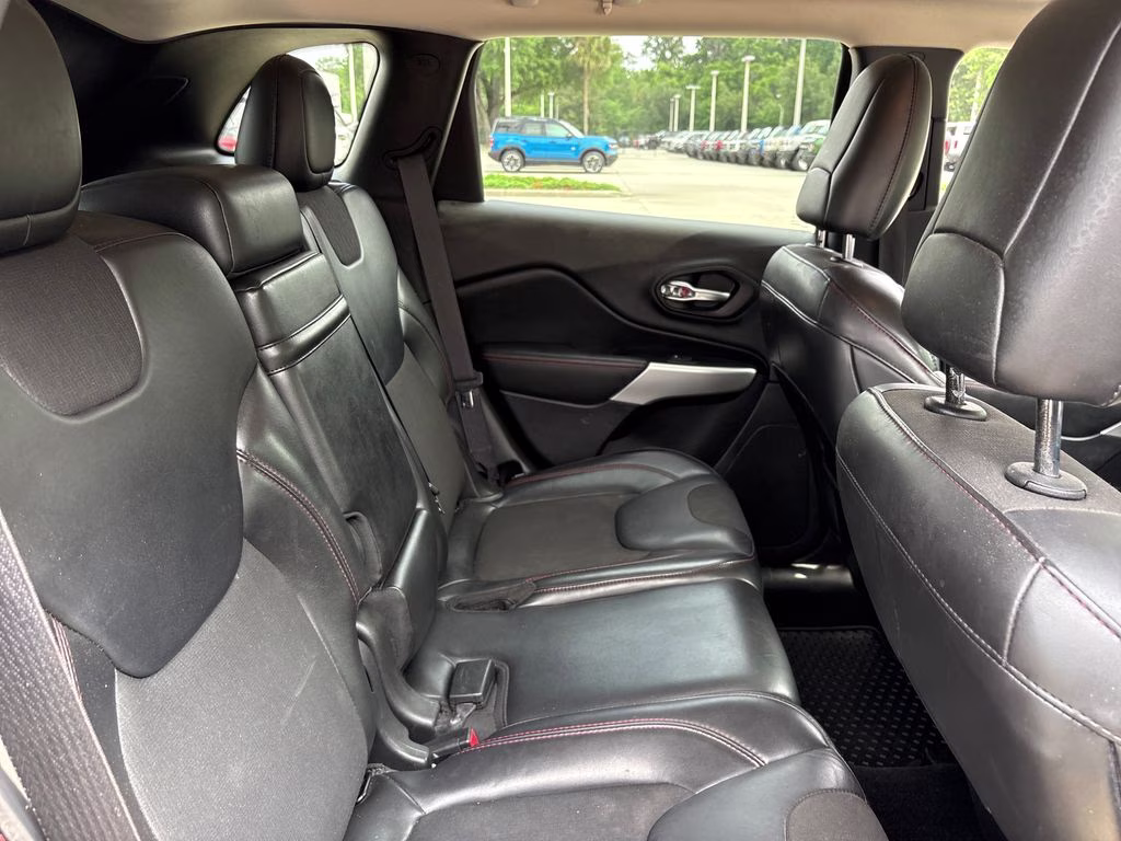 2017 Granite Crystal Metallic Clearcoat Jeep Cherokee Trailhawk 4X4 SUV
