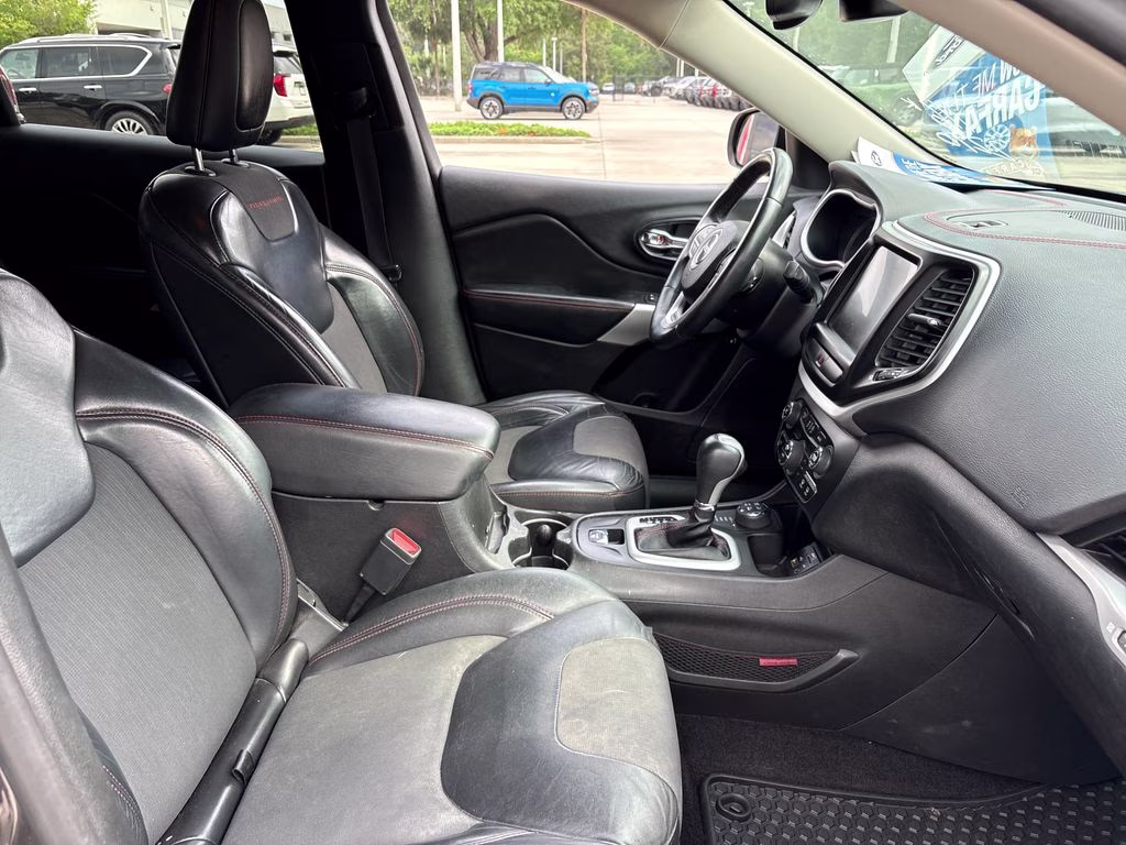 2017 Granite Crystal Metallic Clearcoat Jeep Cherokee Trailhawk 4X4 SUV