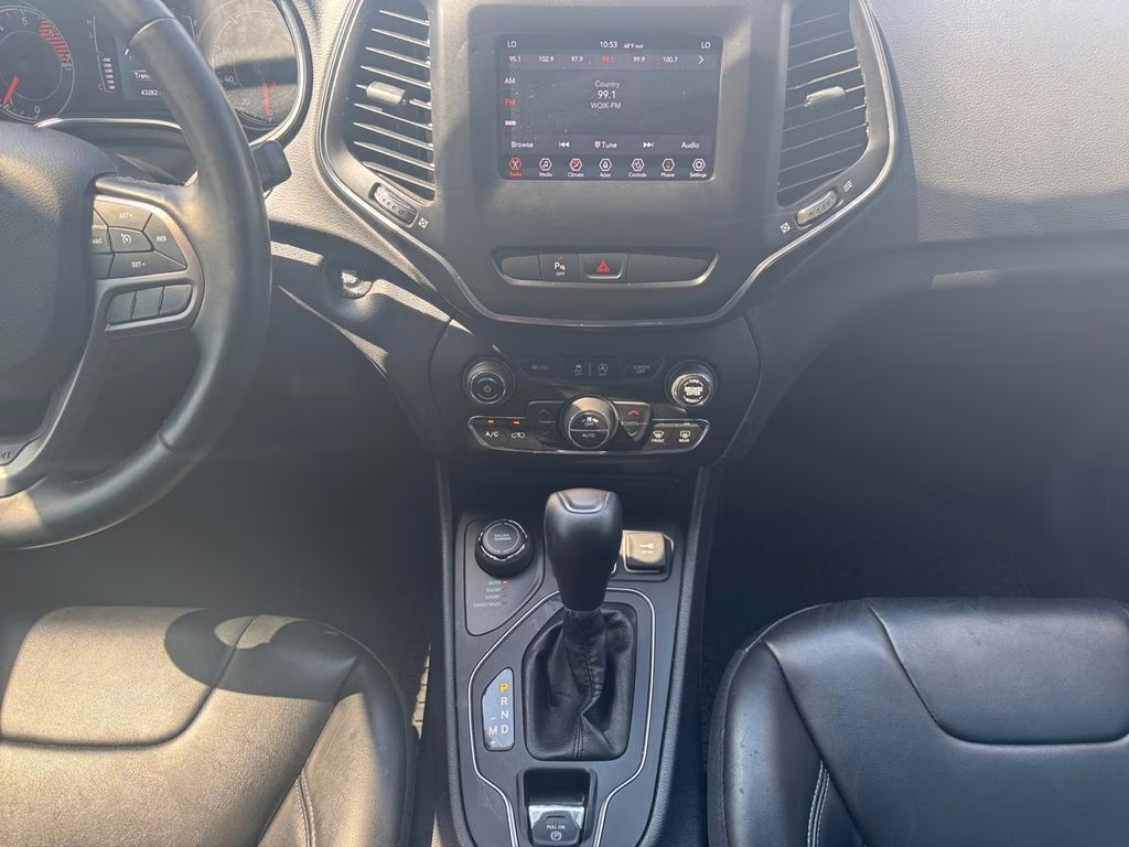 2020 Bright White Clearcoat Jeep Cherokee Latitude Plus 4X4 SUV
